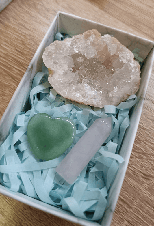 Green Aventurine/Rose Quartz & Geode Crystal set