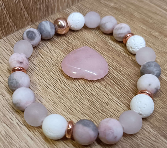 Bracelet en zèbre rose brut, pierre d'or rose et pierre de lave blanche avec cristal de quartz rose en forme de cœur