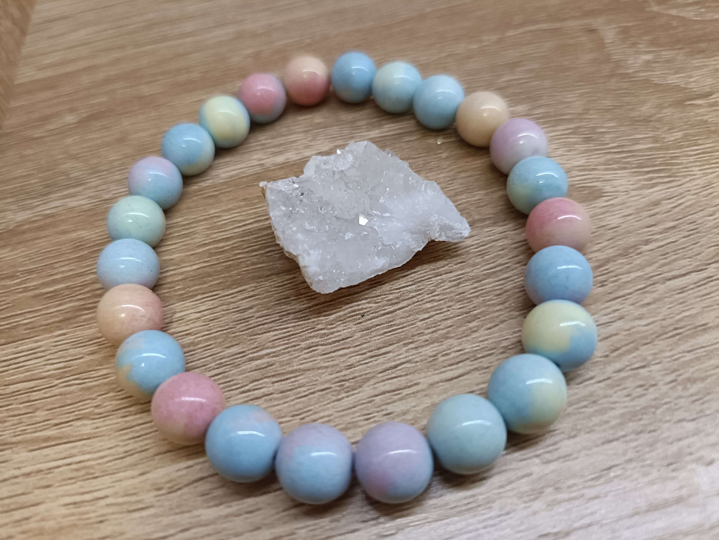 Bracelet en agate arc-en-ciel d'Alashan avec pièce de géode naturelle